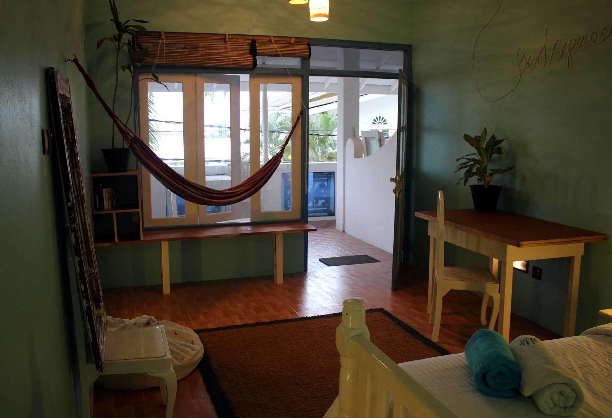 אונה ואטונה Bedspace Beach מראה חיצוני תמונה